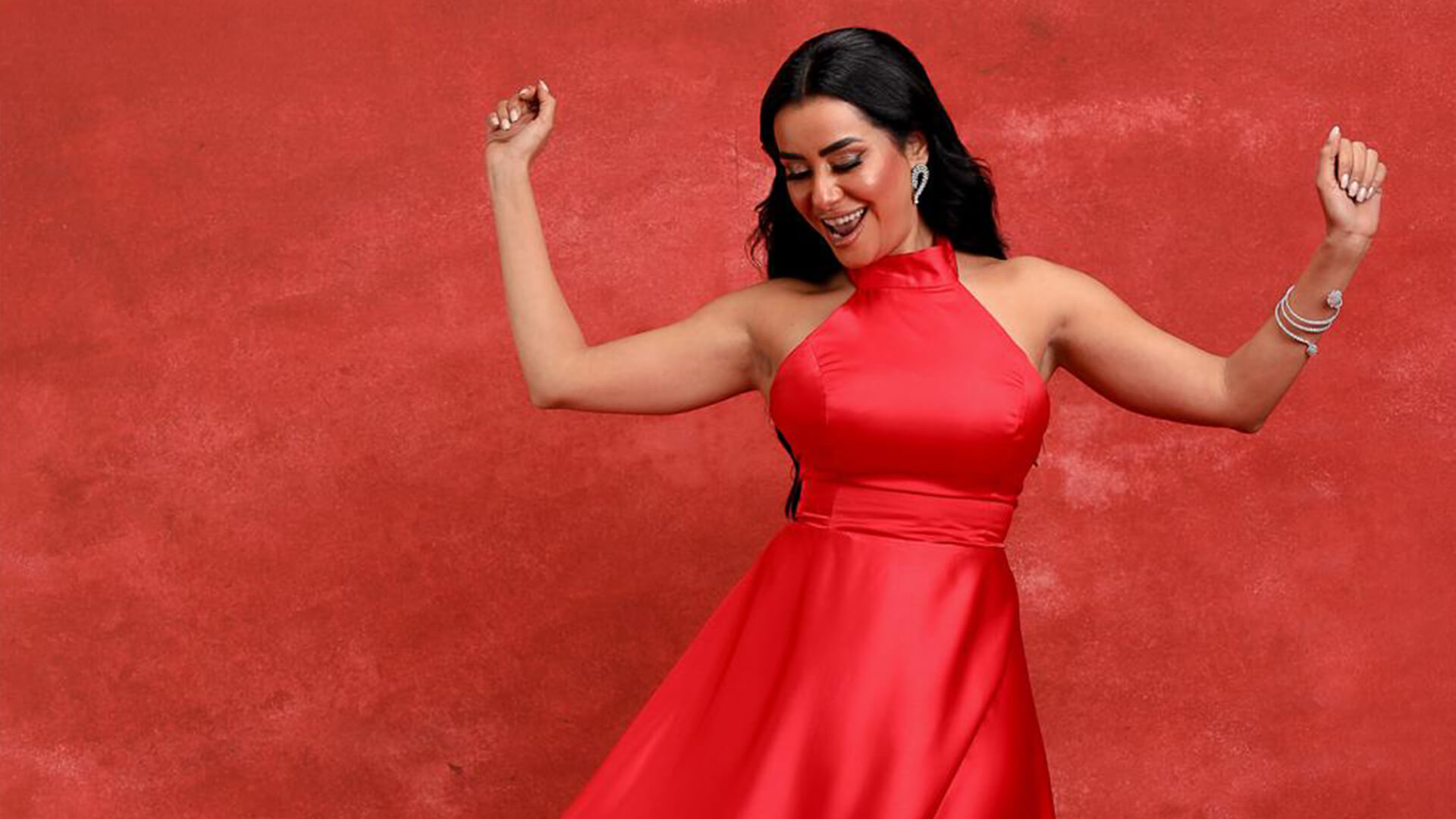 Nancy Salah Joins Film Romancy Stage Production in Dubai